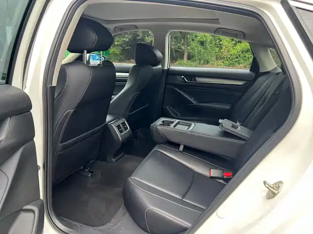 Honda Inspire 2019 260TURBO Deluxe Edition China VI — фото 5