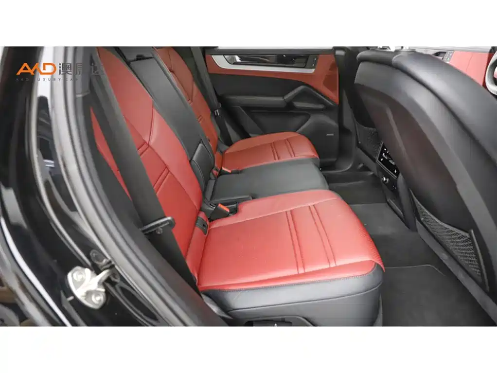 Photo 8 - Porsche Cayenne