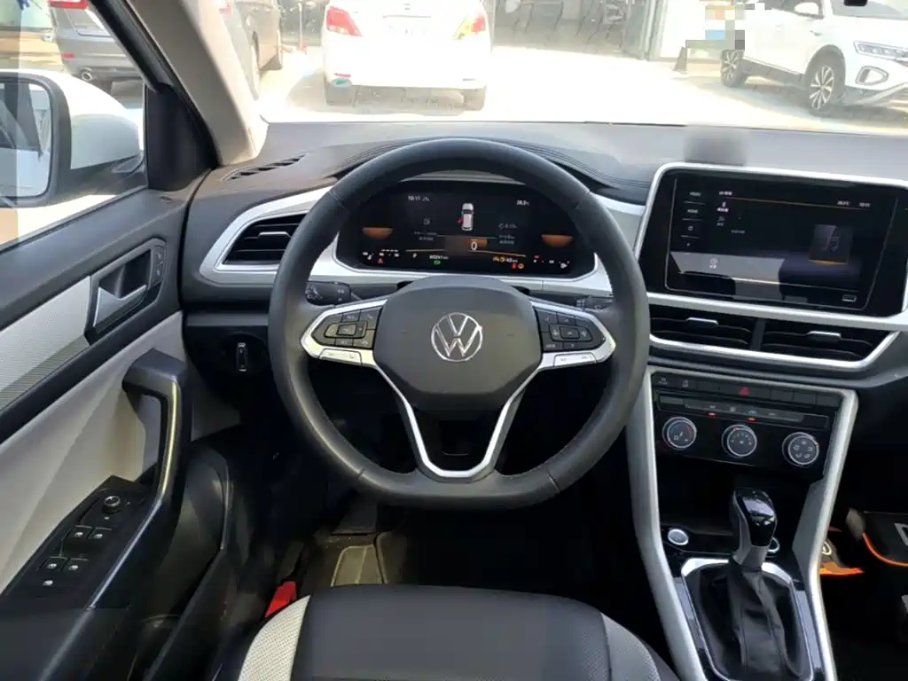 Volkswagen T-Roc, миниатюра 11