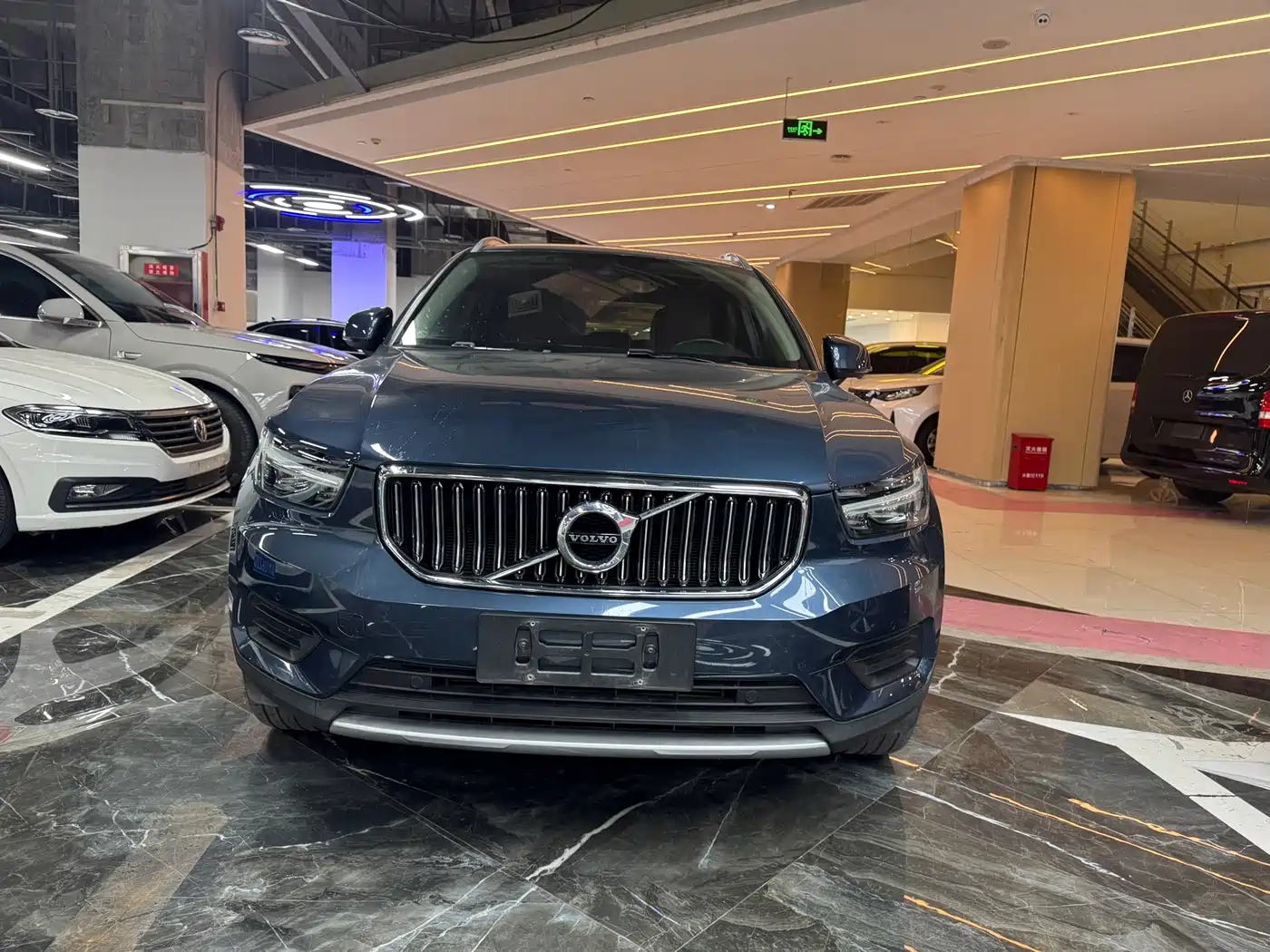 VOLVO XC40