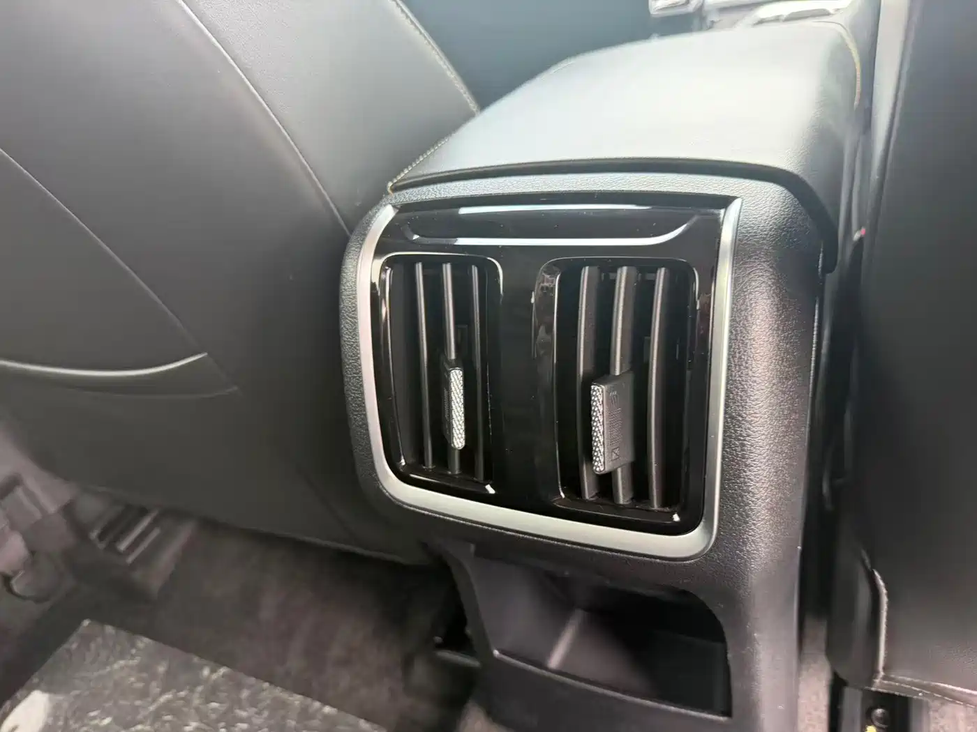 Besturn B70 2024 2023 3rd Generation 1.5T Automatic Comfort
