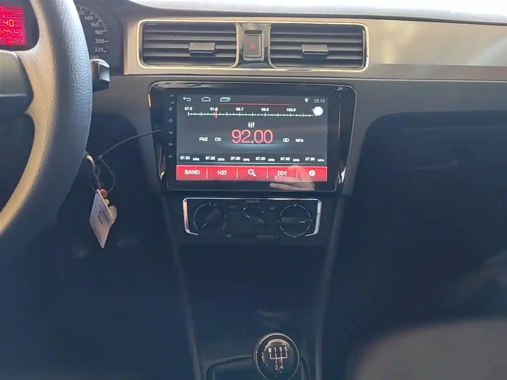 Volkswagen Santana 2015 1.6L Manual Comfort Edition фото 9