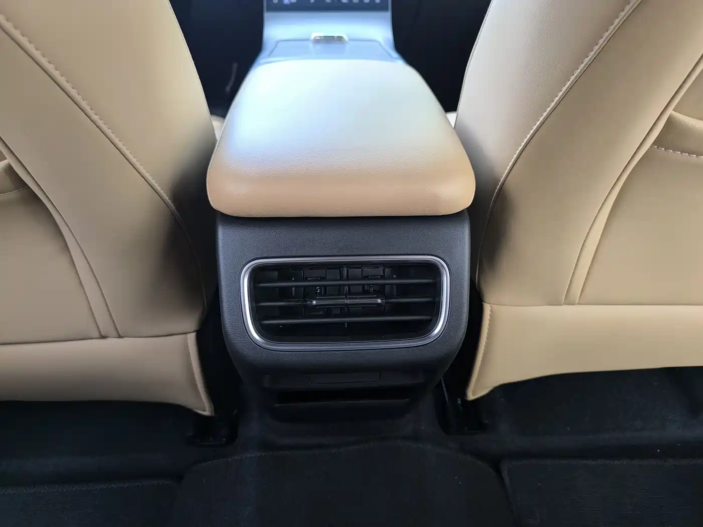 Geely Galaxy Galaxy L6 2024 125km PLUS Soaring Dragon Edition фото 15