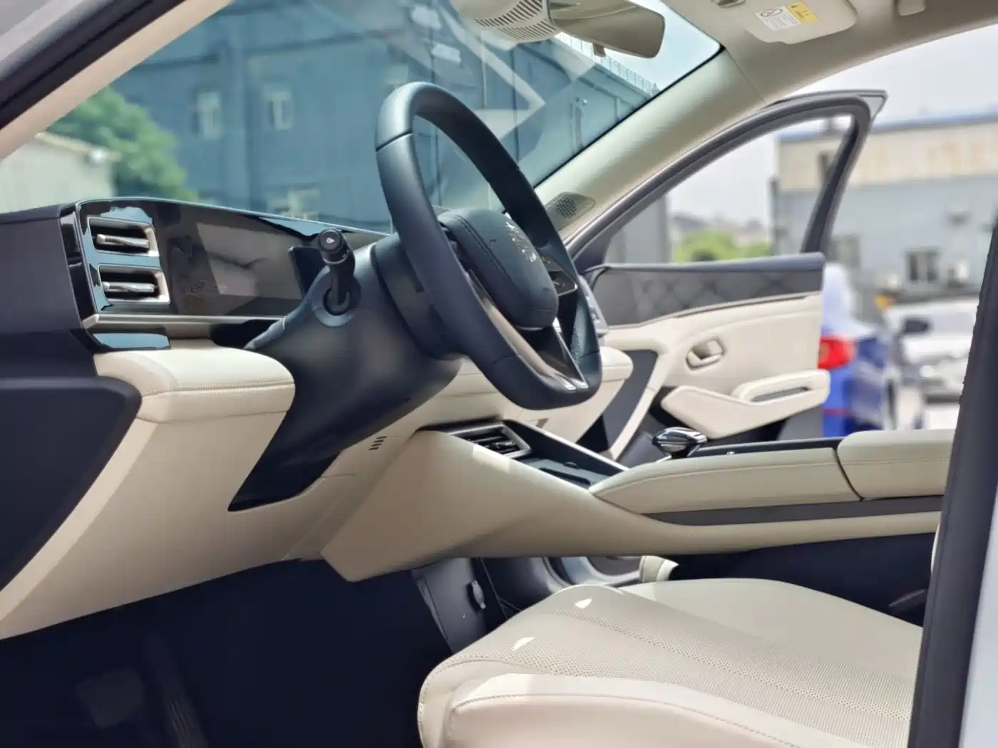 BYD Qin L 2024 DM-i 120KM Superior Edition фото 10