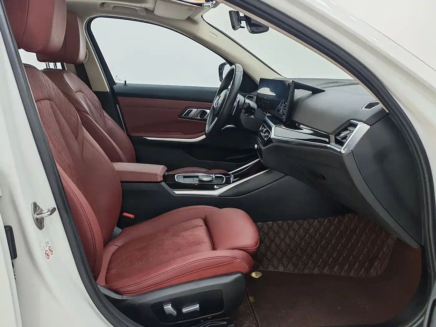 BMW 3 Series 2023 320Li M Sport Package фото 7