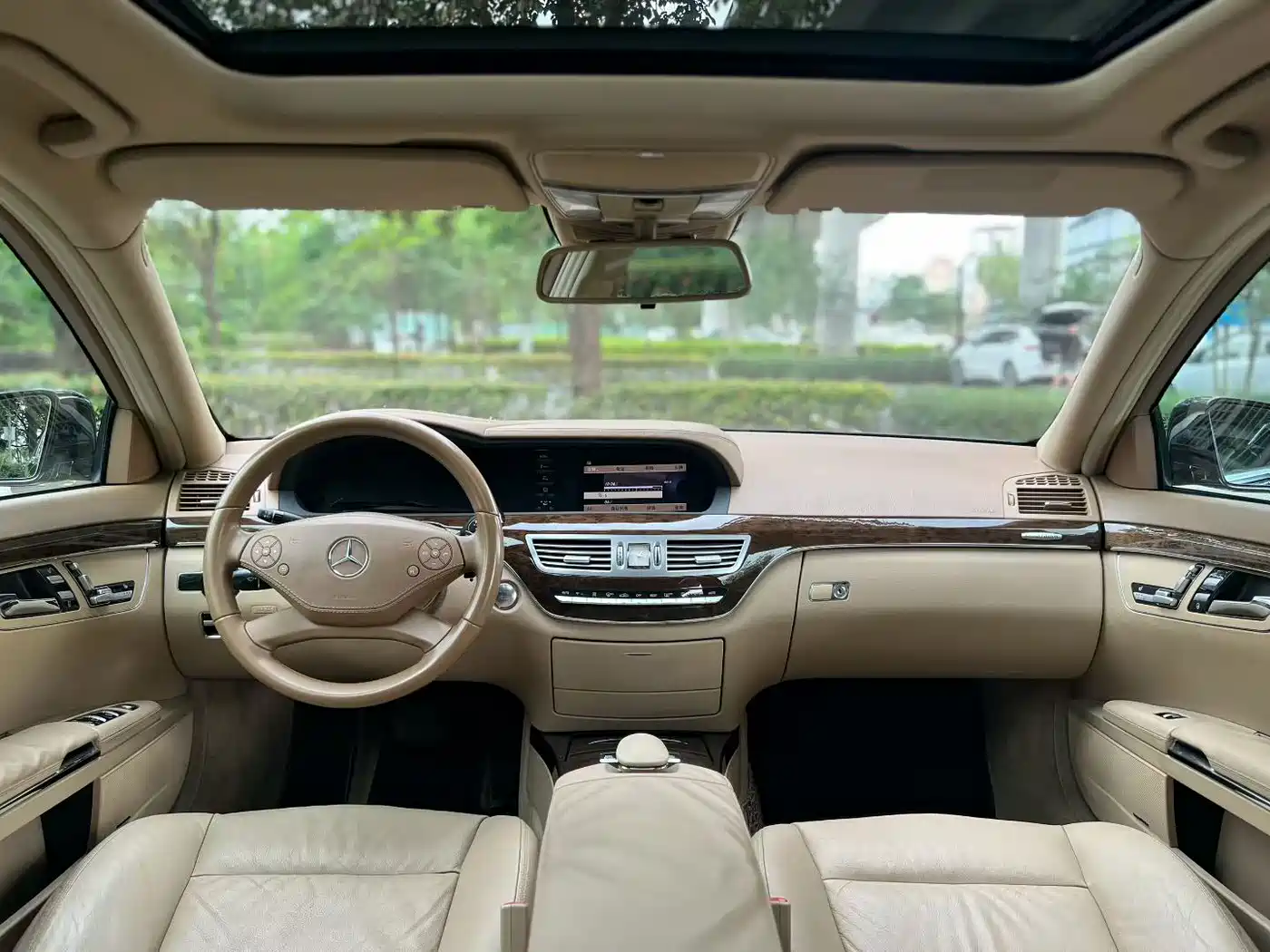 Фото 8 - Mercedes-Benz S-Class