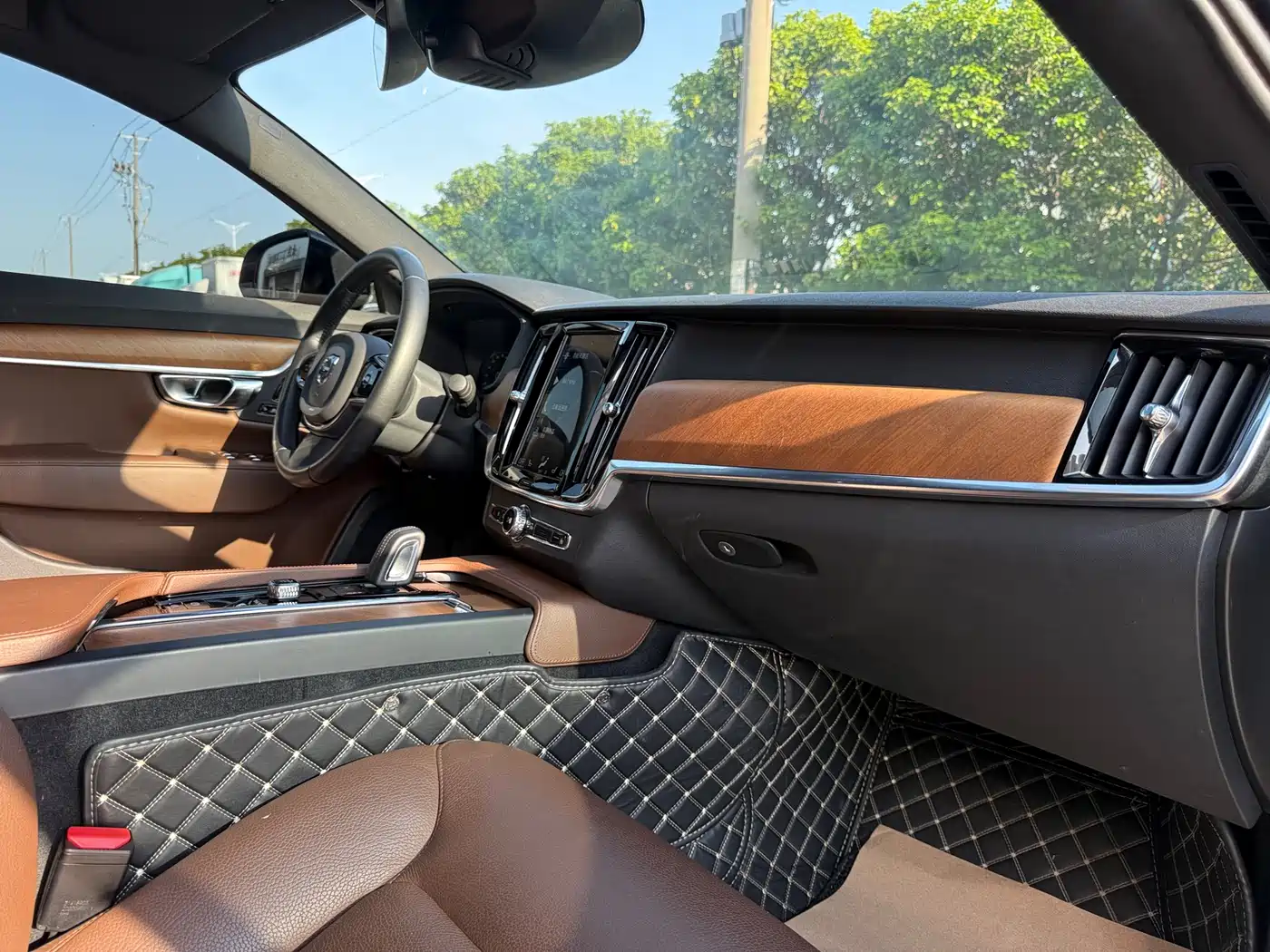 Фото 8 - Volvo S90