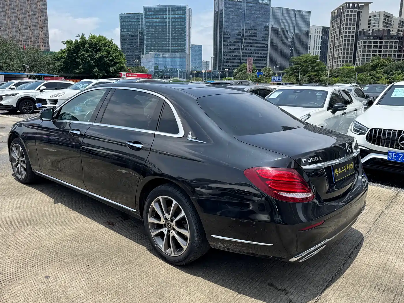 Mercedes-Benz E-Class 2016 E 300 L Fashion Type фото 6