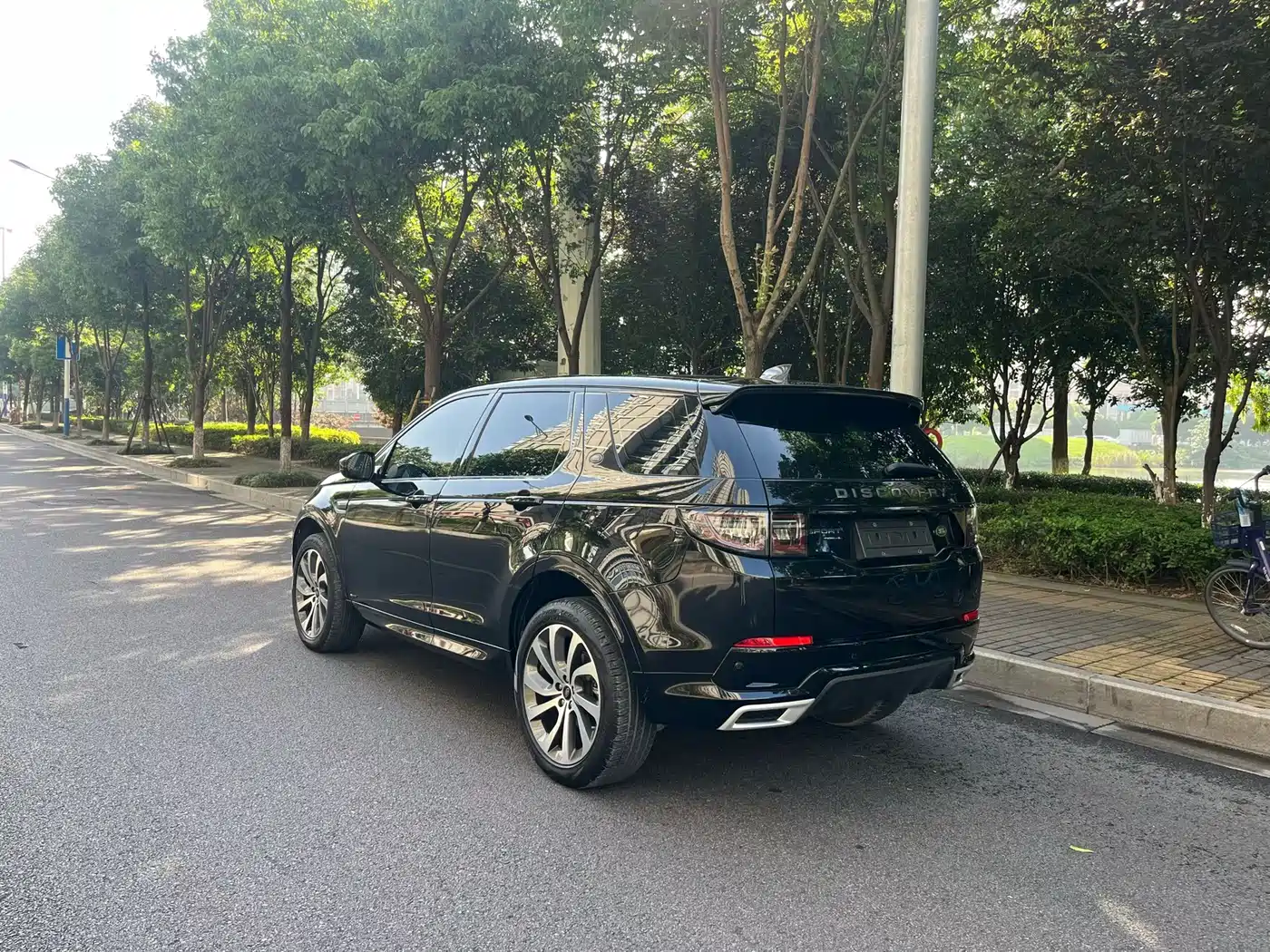 LAND ROVER DISCOVER SPORTS