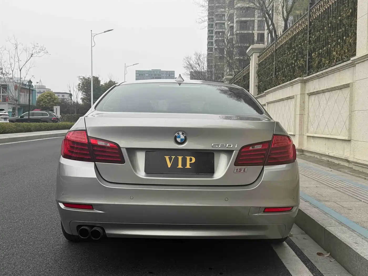 BMW 5 Series (Import) 2014 520i Classic фото 4