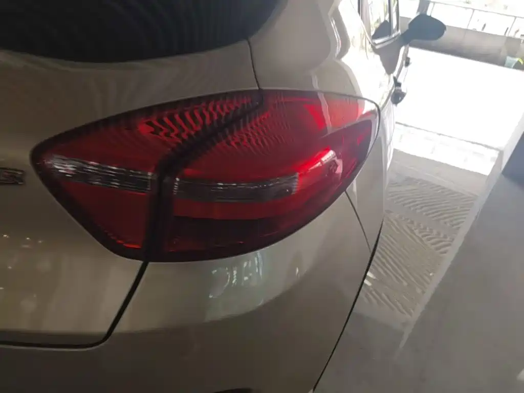 Geely Emgrand GS 2016 2016 Elegant Edition 1.3T Automatic Premium Type