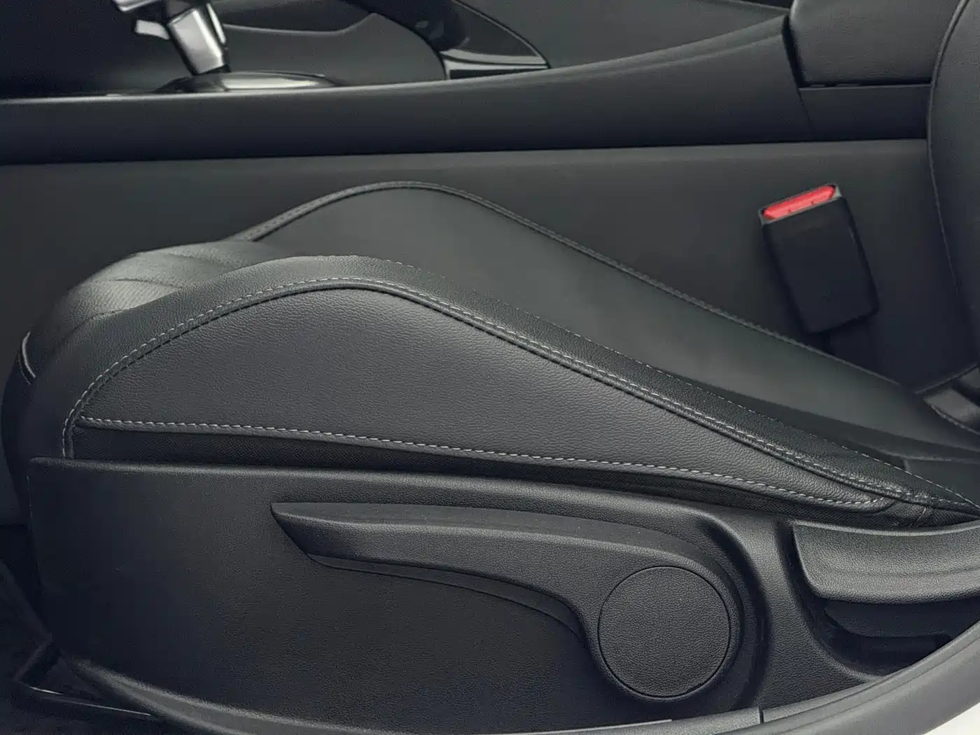 Hyundai Elantra 2022 1.5L CVT GLX Elite Edition фото 9