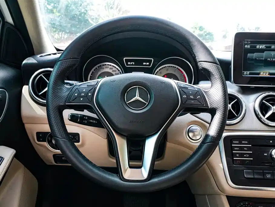 Mercedes-Benz GLA 2016 GLA 200 Dynamic фото 10