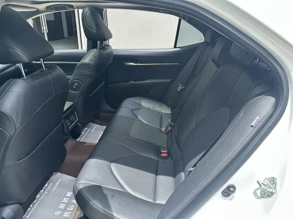 Toyota Camry 2021 Hybrid 2.5HG Luxury Edition фото 9