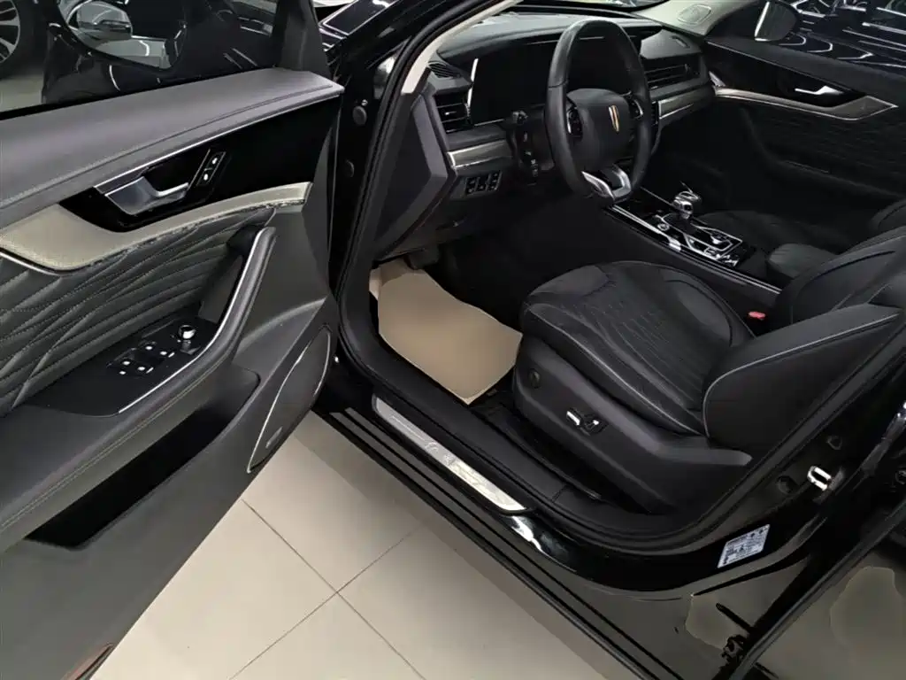 Hongqi HS5 2022 Facelift 2.0T Smart Flag Enjoyment Edition фото 16