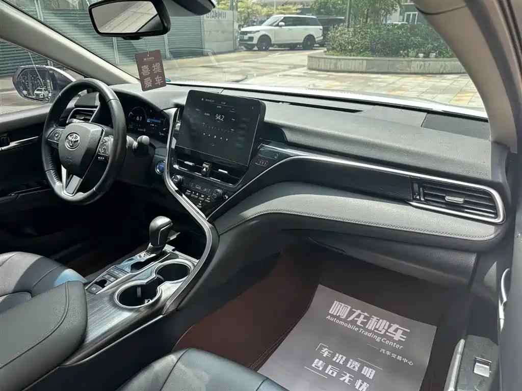 Toyota Camry 2021 Hybrid 2.5HG Luxury Edition фото 20