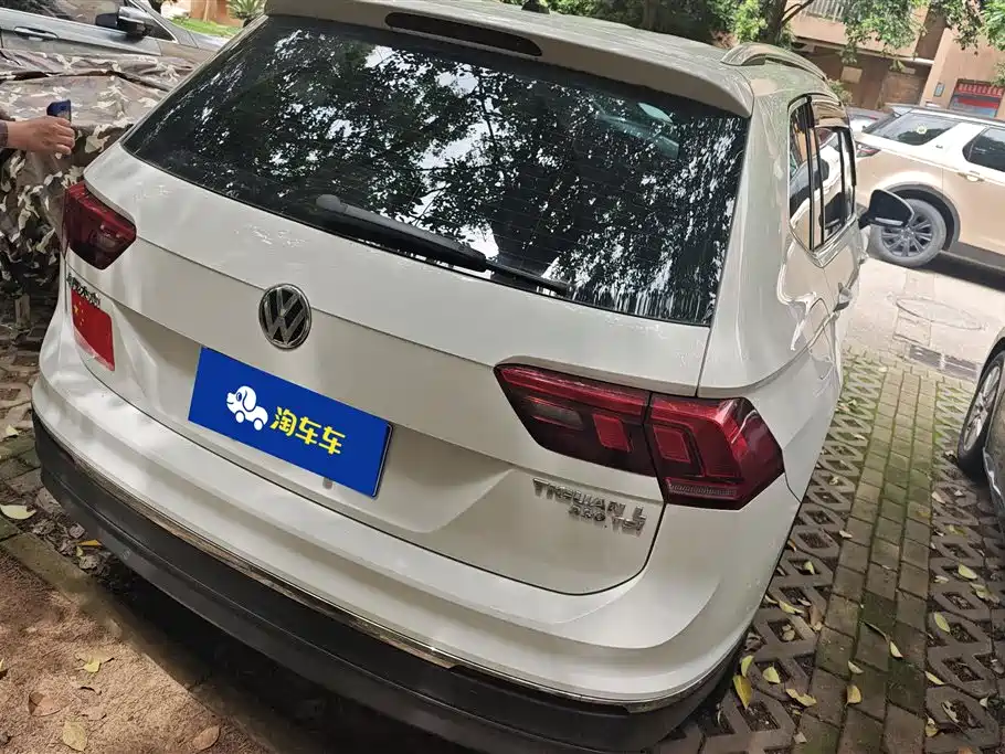 Volkswagen Tiguan L 2018 Facelift 330TSI Automatic 2WD Luxury Edition фото 3