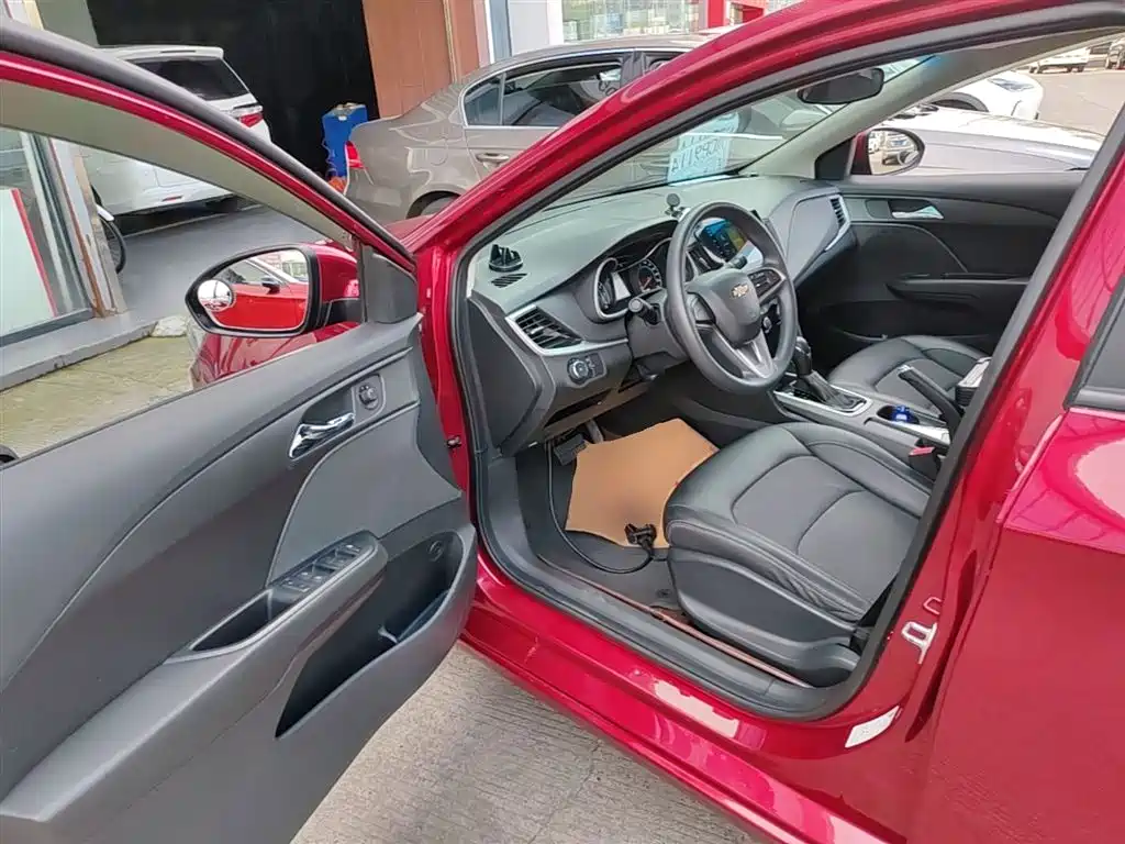 Chevrolet Cavalier 2019 320 Automatic Joy Edition фото 16