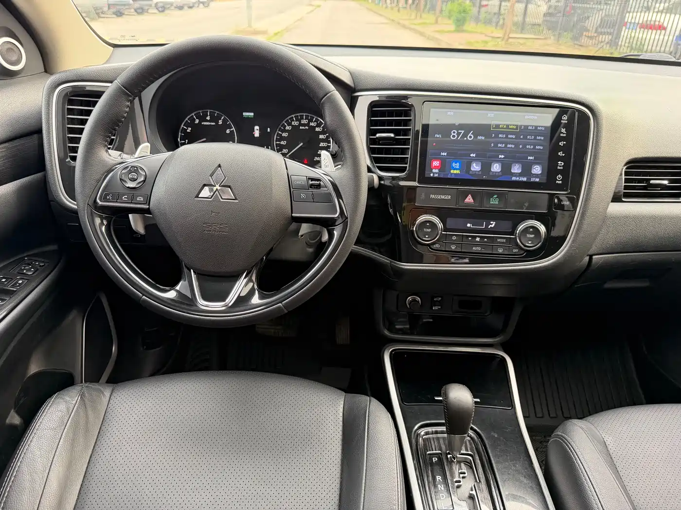 Mitsubishi Outlander 2018 2.4L 4WD Elite Edition 5-seater фото 18