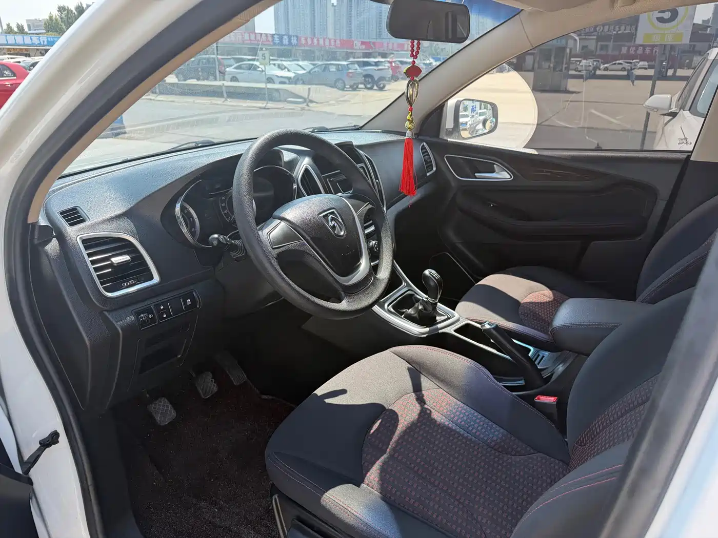Baojun 560 2017 2016 1.8L Manual Value