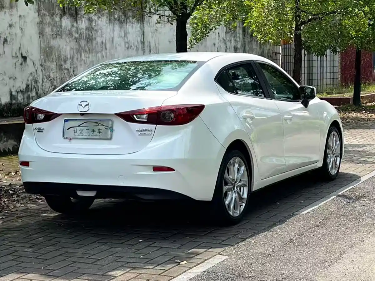 Mazda Mazda3 Axela 2014 2014 Sedan 2.0L Automatic Flagship