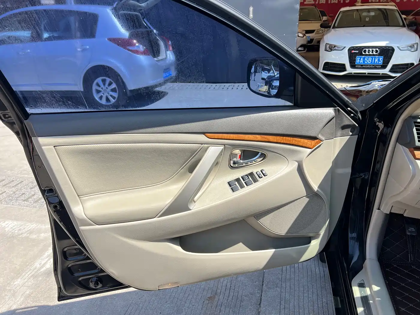 Toyota Camry 2011 240G Luxury Anniversary Edition фото 6