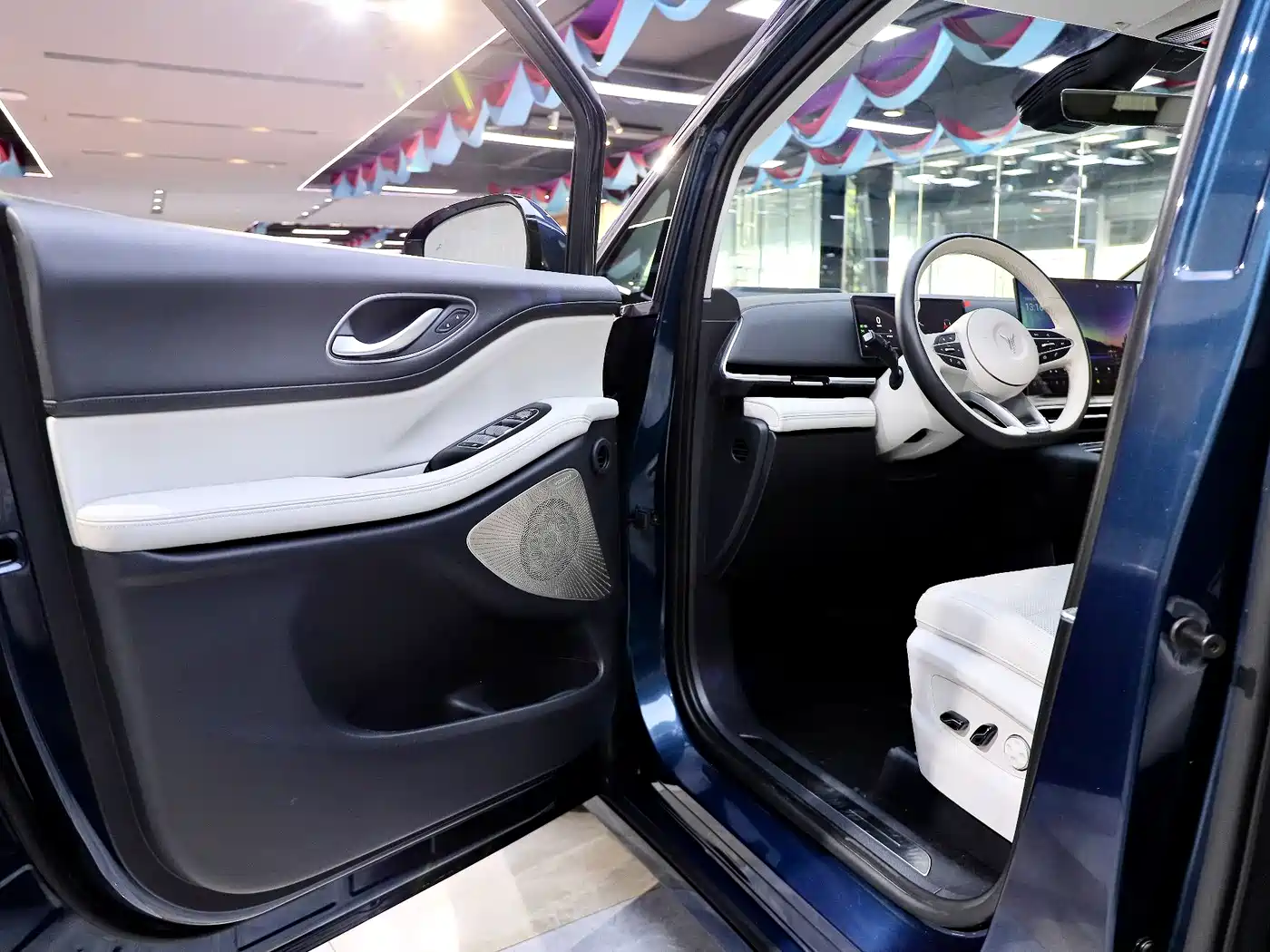 Voyah Auto Voyah Dreamer 2025 PHEV AWD Flagship Kunpeng Edition фото 10
