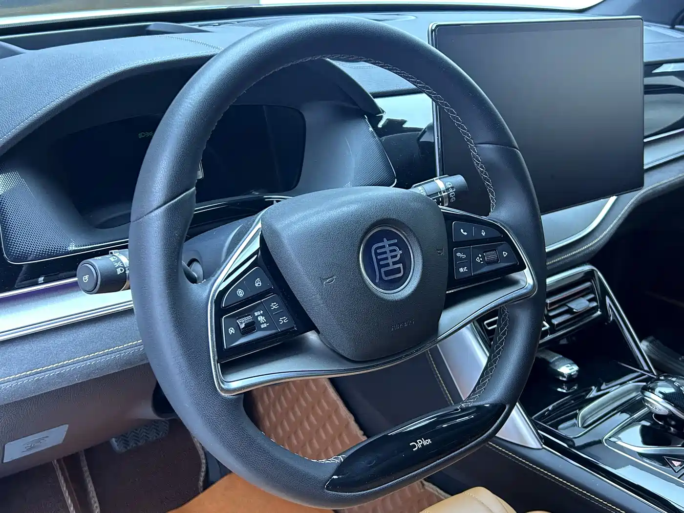BYD Tang New Energy 2023 Model DM-i Champion Edition 112KM Premium фото 18
