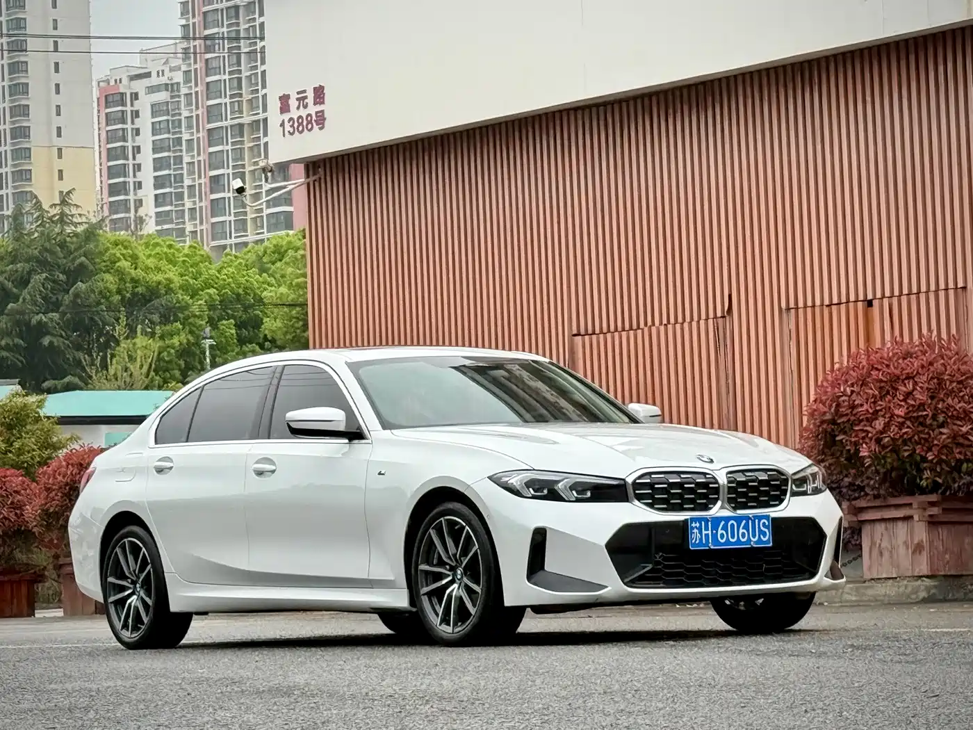 BMW 3 Series 2024 325Li M Sport Package фото 9