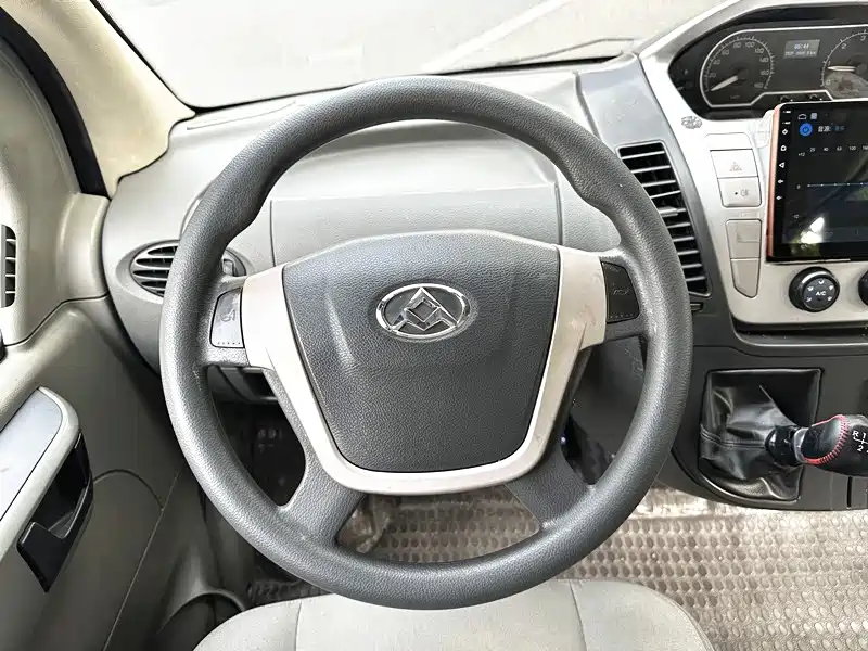 SAIC Maxus Xintu V80 2017 2.5T 5-speed manual Aoyun Tong China V short wheelbase medium roof 5/6/10 seats фото 10