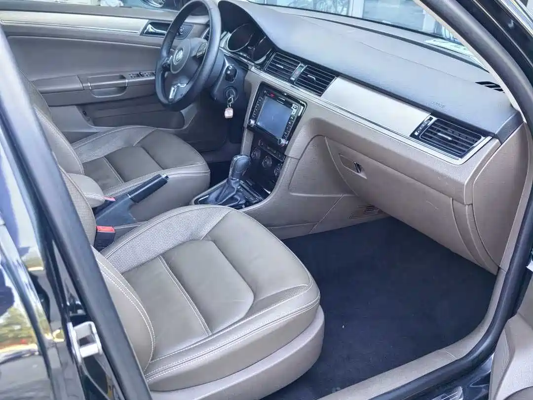 Volkswagen Bora 2013 1.6L Automatic Luxury Model фото 7