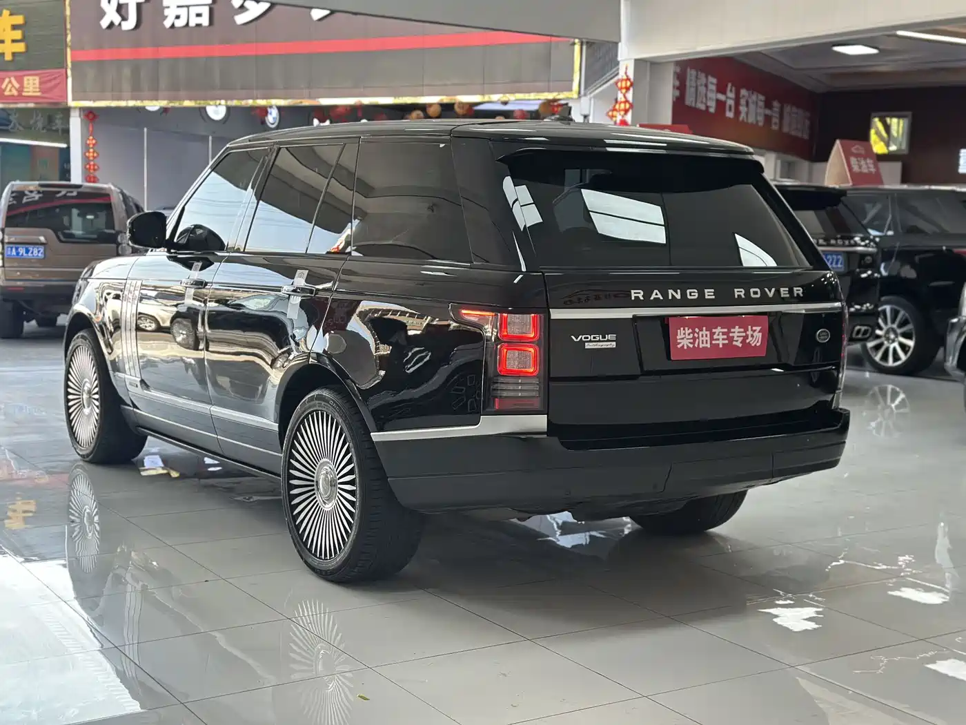 Land Rover Range Rover 2015 3.0 TDV6 Vogue фото 4