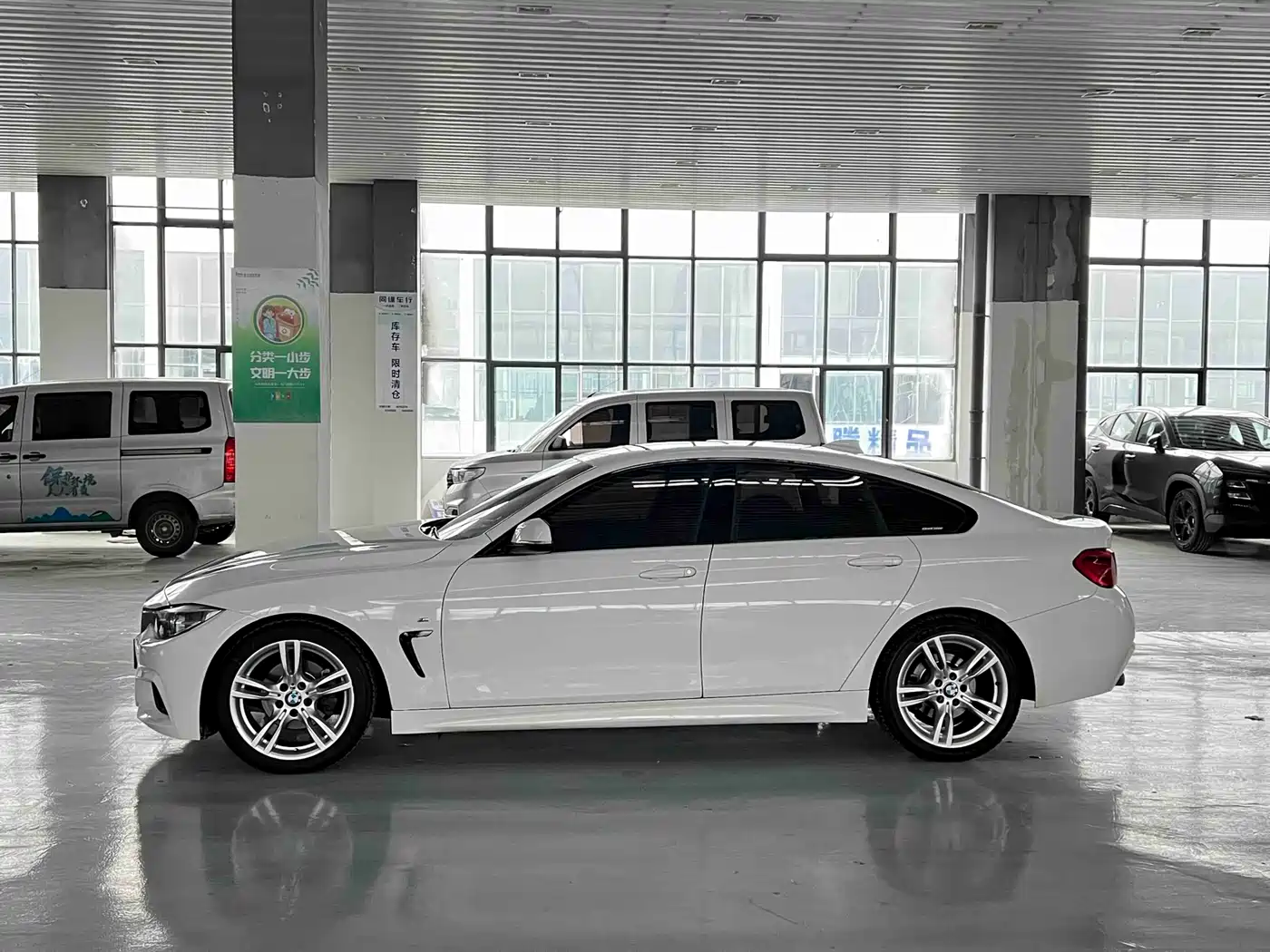 BMW 4 Series 2017 425i Gran Coupe Leading M Sport Package фото 2