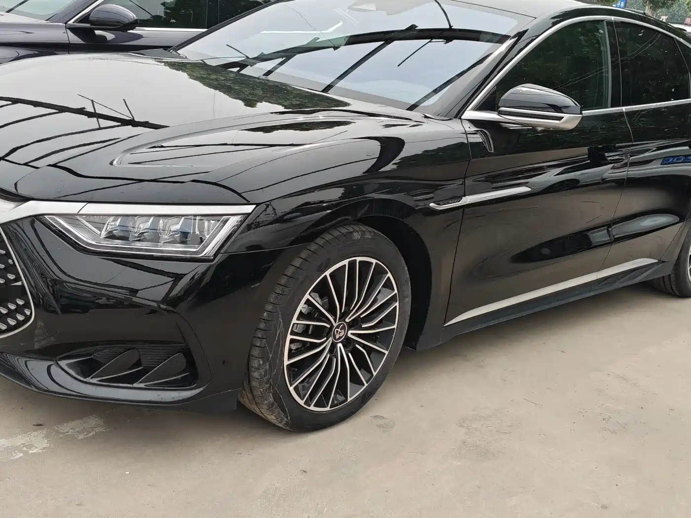 BYD Han 2022 DM-i 121KM Premium фото 2