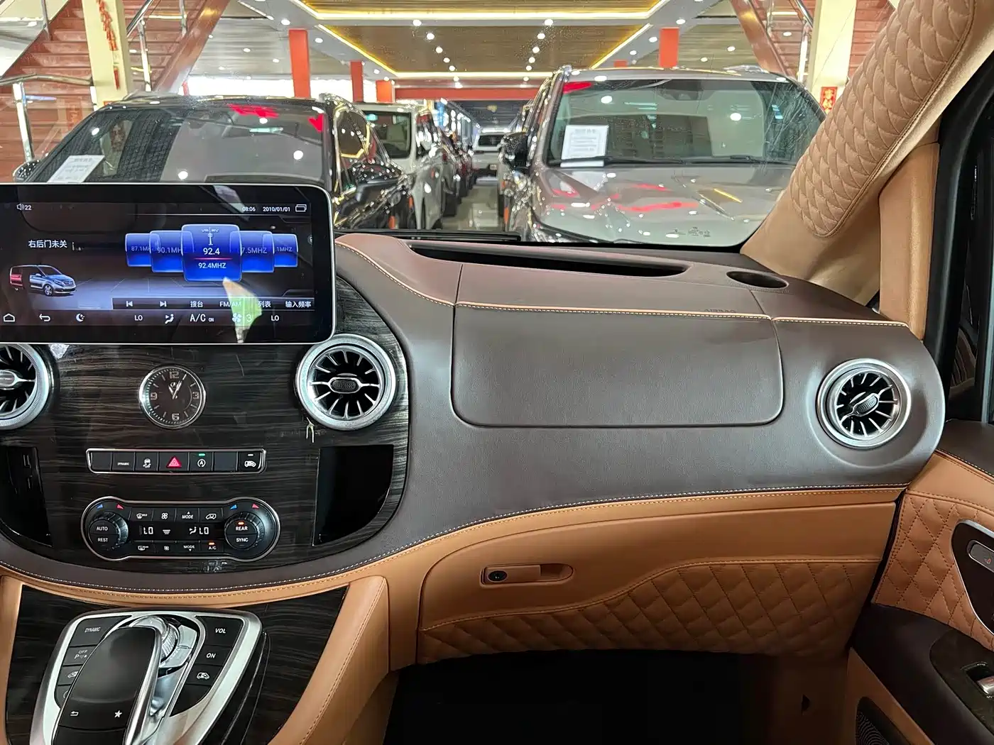 Mercedes-Benz Vito 2021 2.0T Elite 7-Seater фото 12