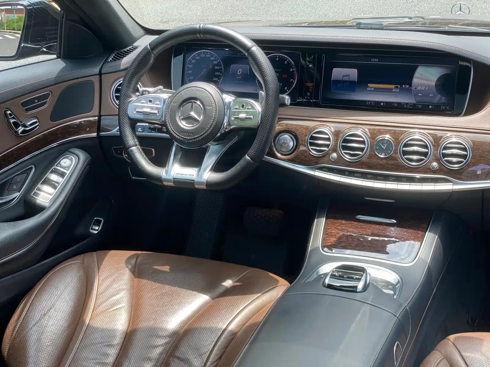 Фото 12 - Mercedes-Benz S-Class
