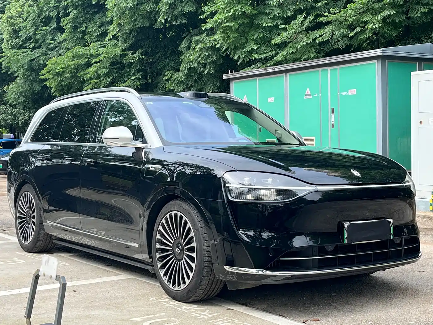 AITO Wenjie AITO M9 2024 Model Extended Range Ultra Edition 52kWh 5-Seater фото 3