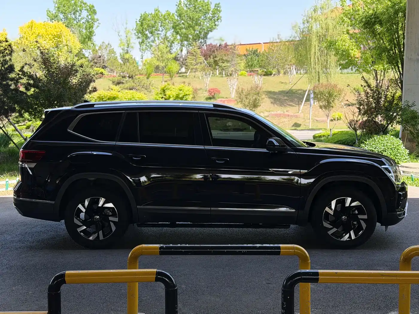 Volkswagen Teramont 2023 330TSI FWD Premium Luxury Edition фото 4
