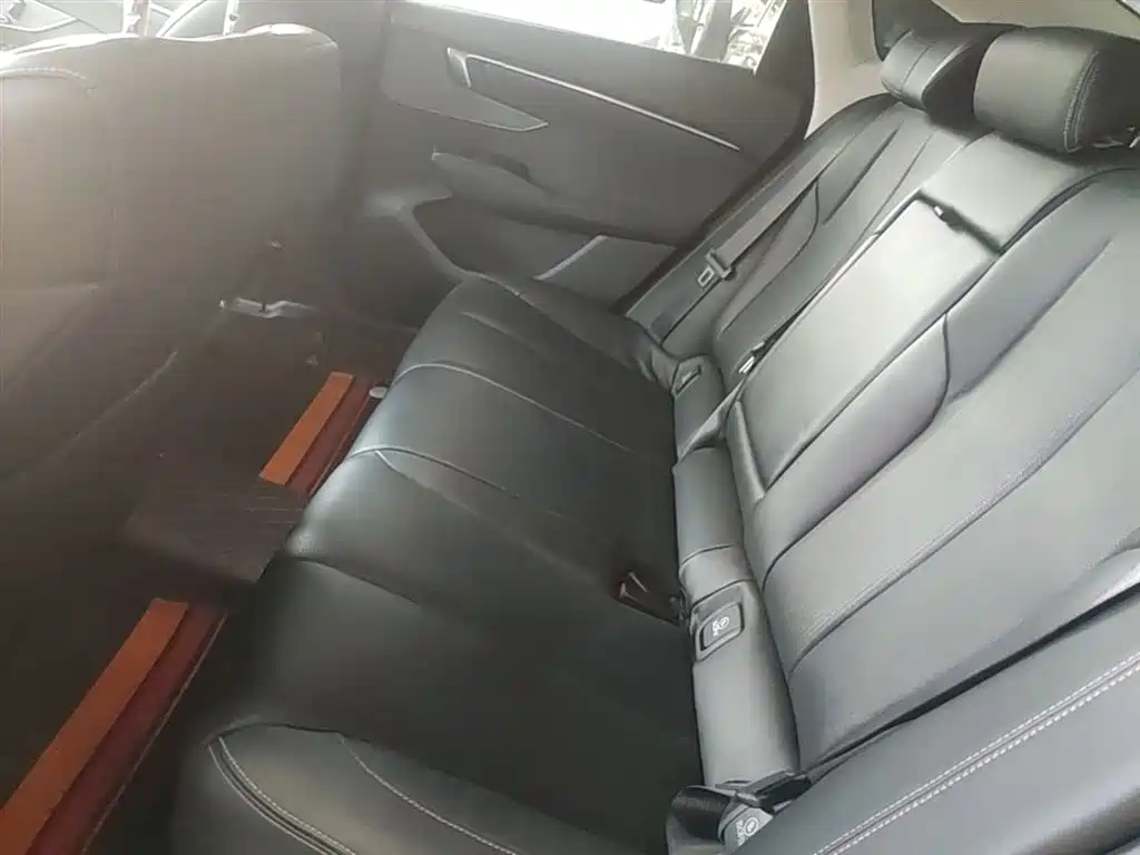 Buick LaCrosse 2023 28T Premium Edition фото 17