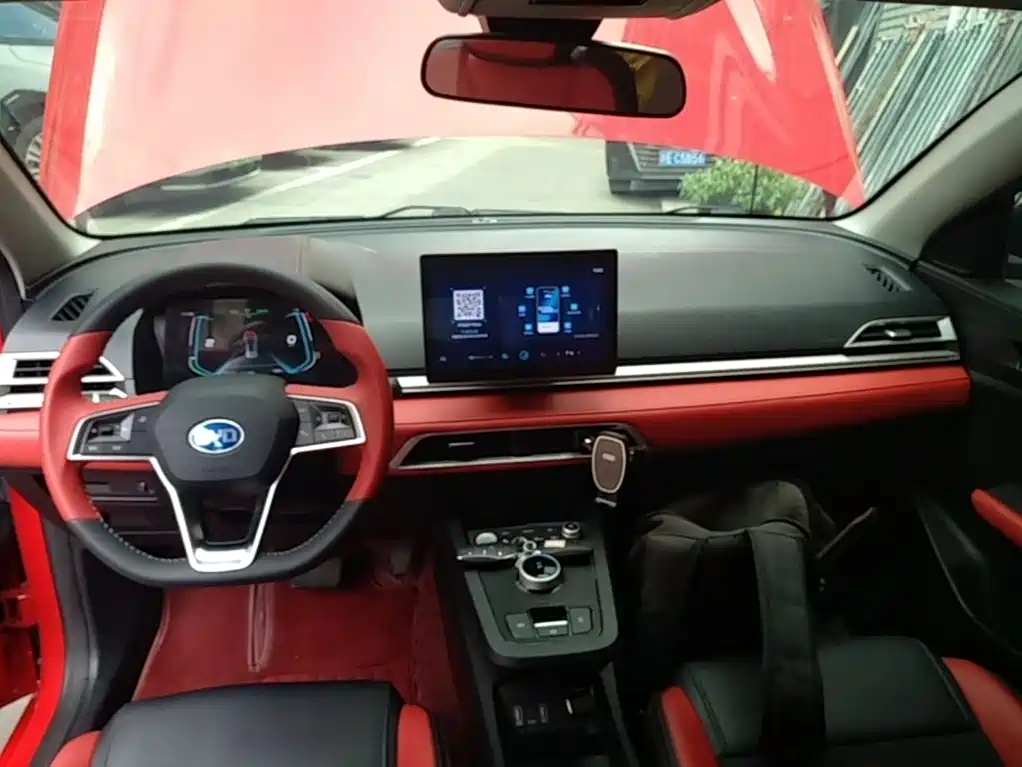 Фото 10 - BYD e2