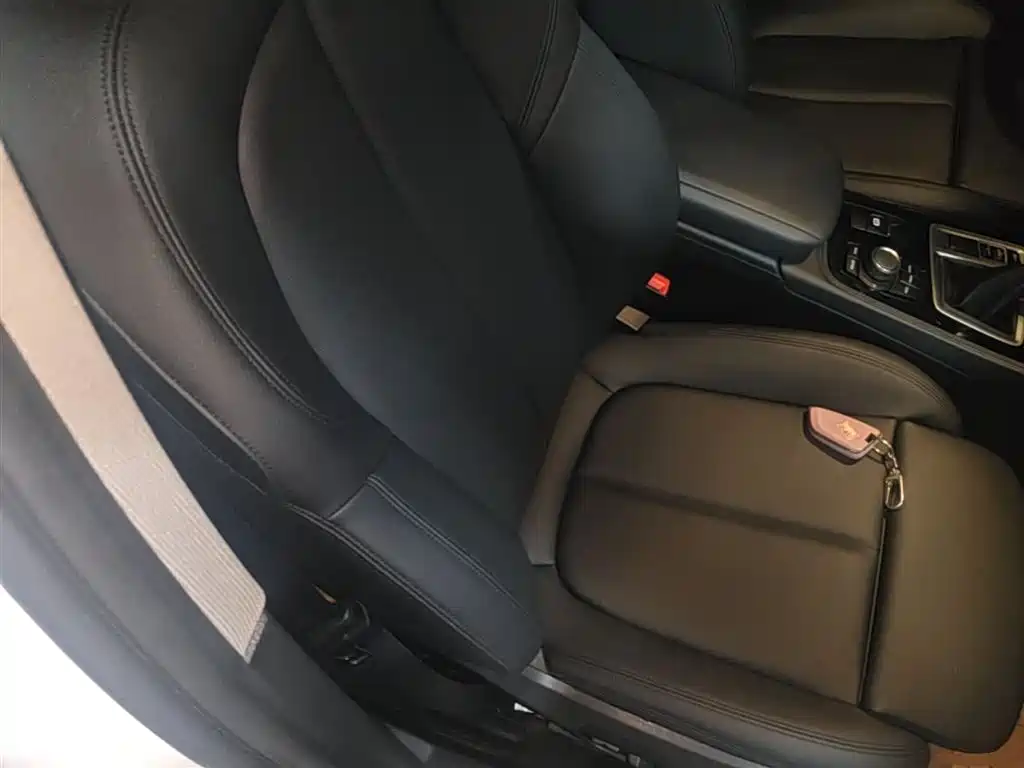 BMW 1 Series 2018 118i Sport Edition фото 25