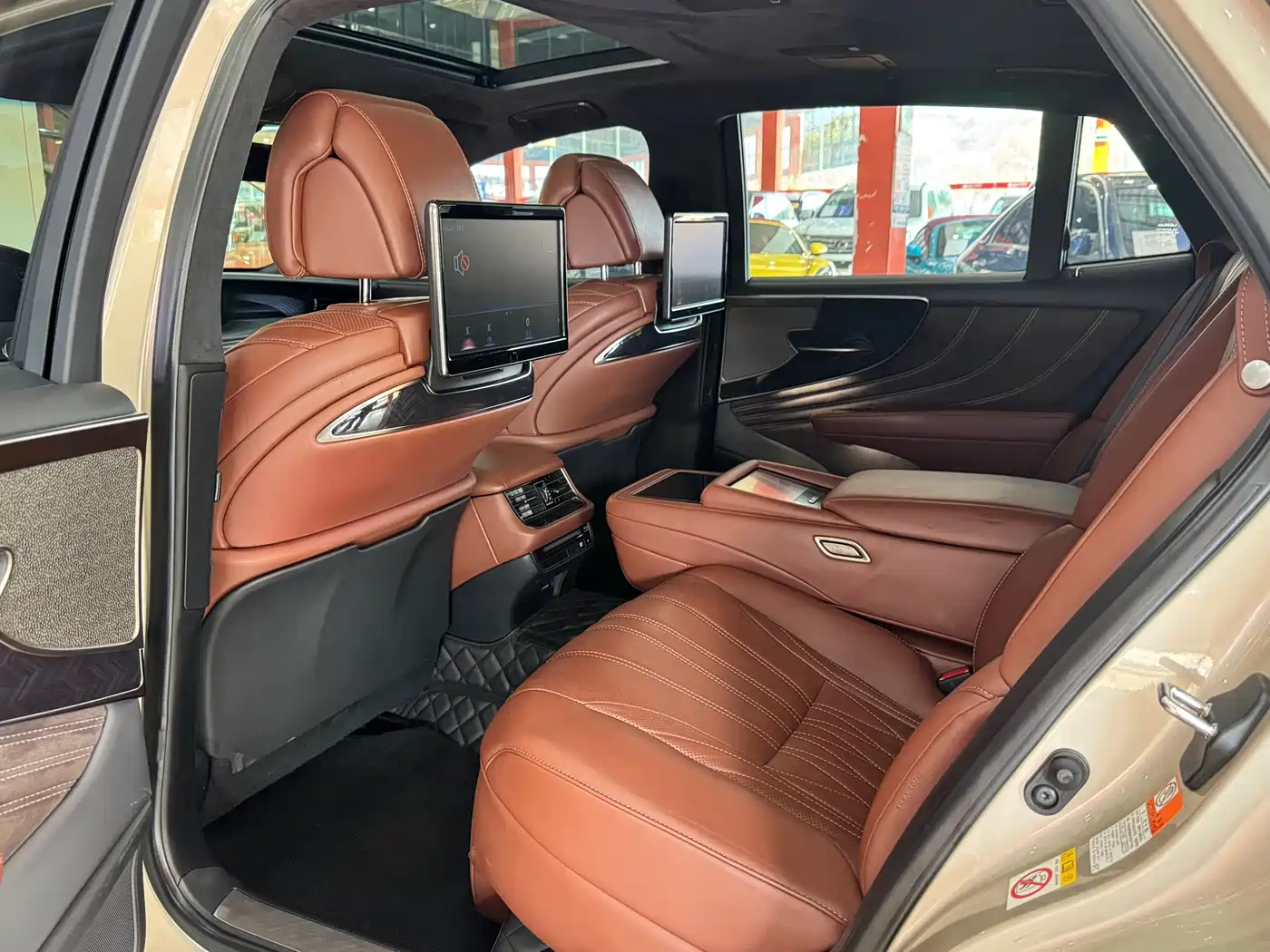 Lexus LS 2018 500h Executive Edition China V фото 16