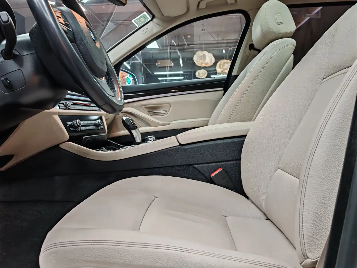 BMW 5 Series (Import) 2014 528i xDrive M Sport Wagon фото 21