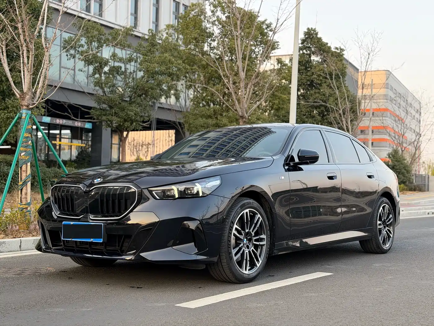 BMW 5 Series 2025 530Li Leading M Sport Package