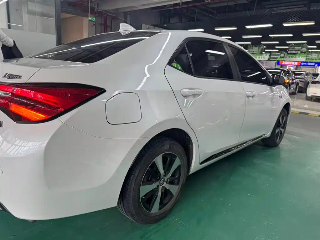 Toyota Levin Twin Engine E+ 2019 1.8PH GS E-CVT Elite Edition фото 13