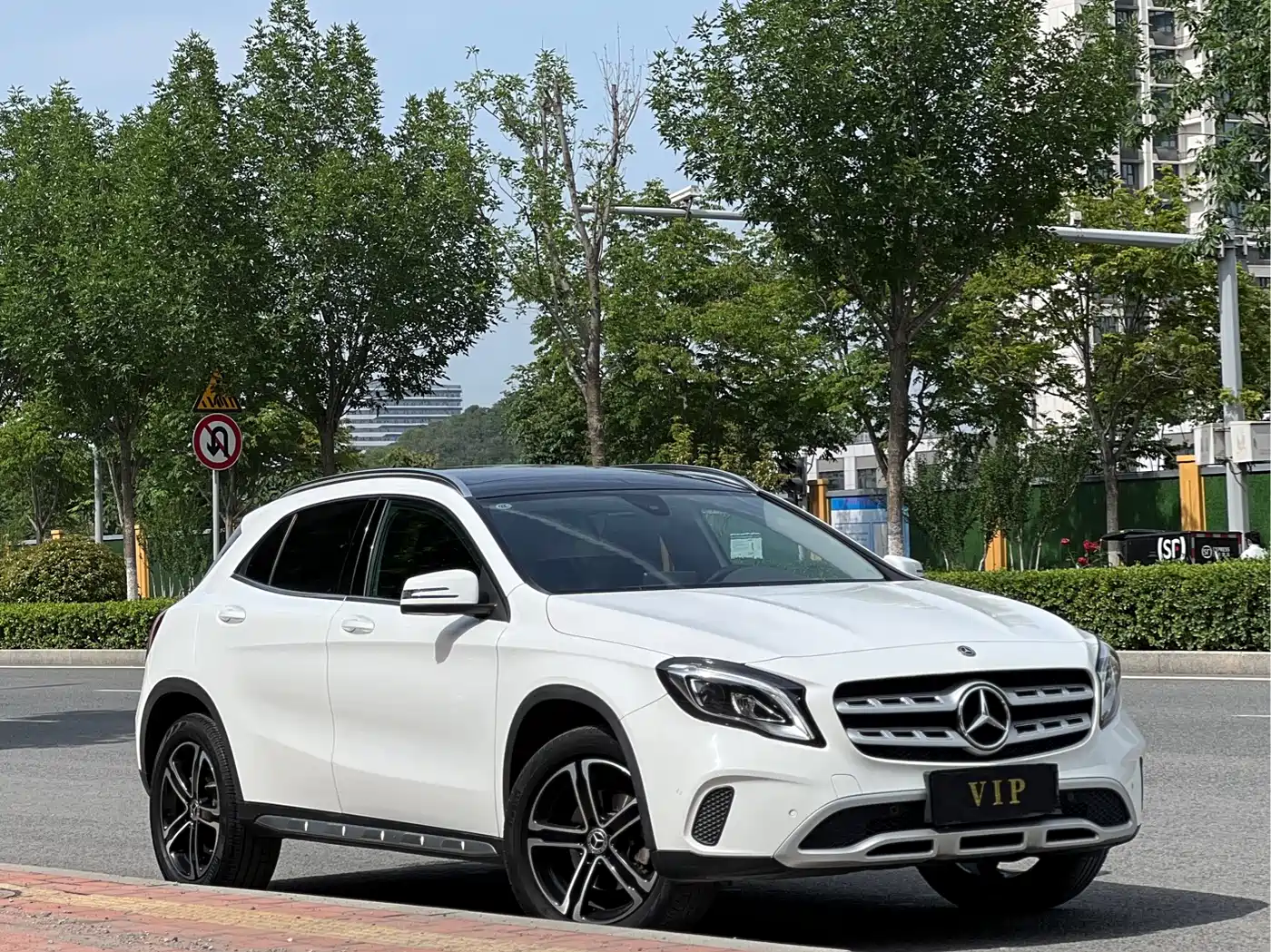 Mercedes-Benz GLA 2018 GLA 200 Fashion фото 3