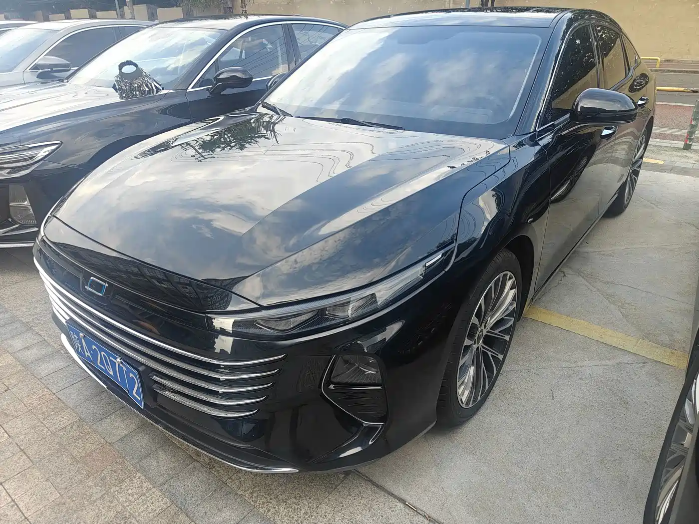 Photo 1 - Besturn B70