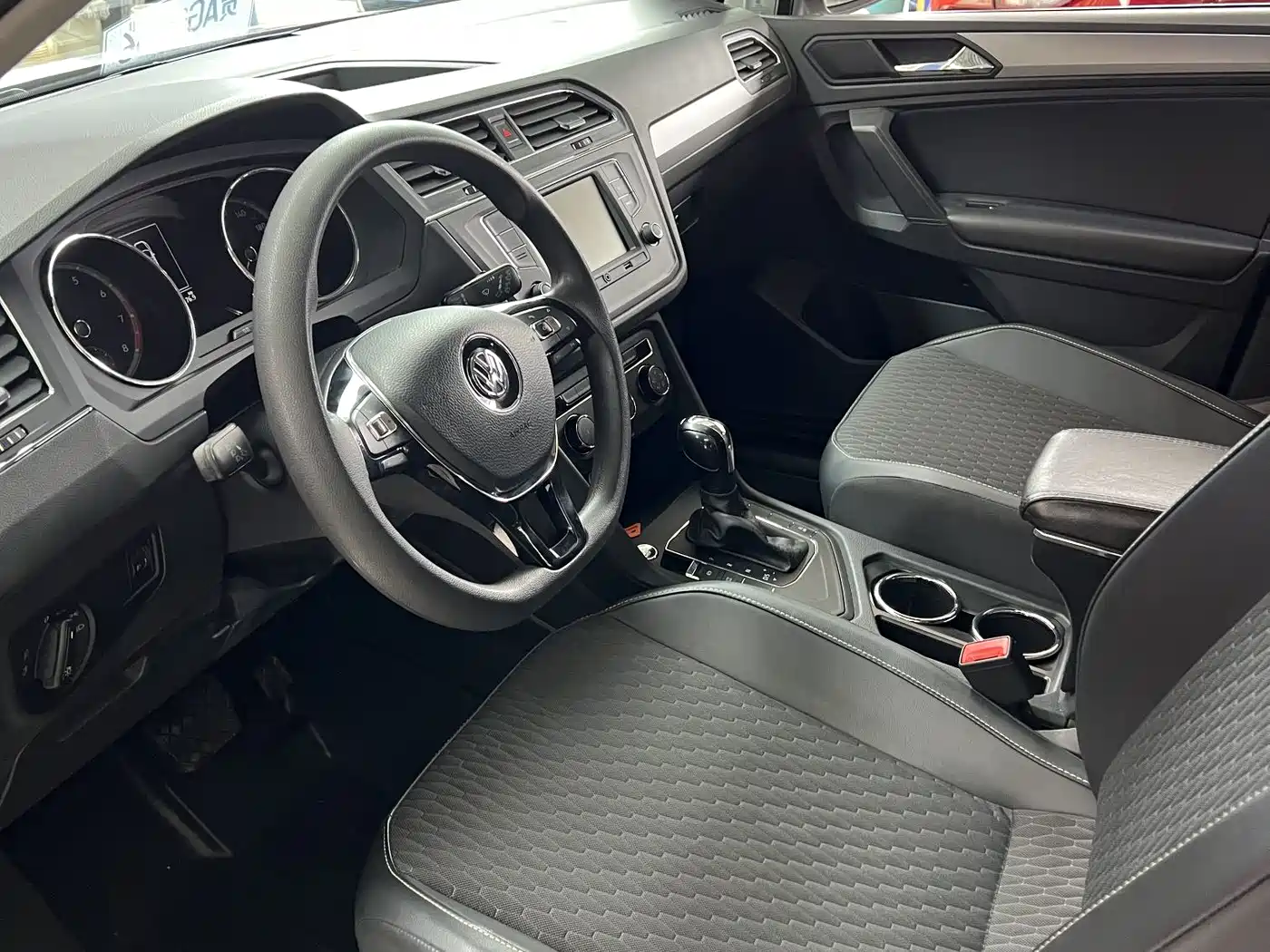Volkswagen Tiguan L 2018 330TSI Automatic 2WD Trend Edition фото 4