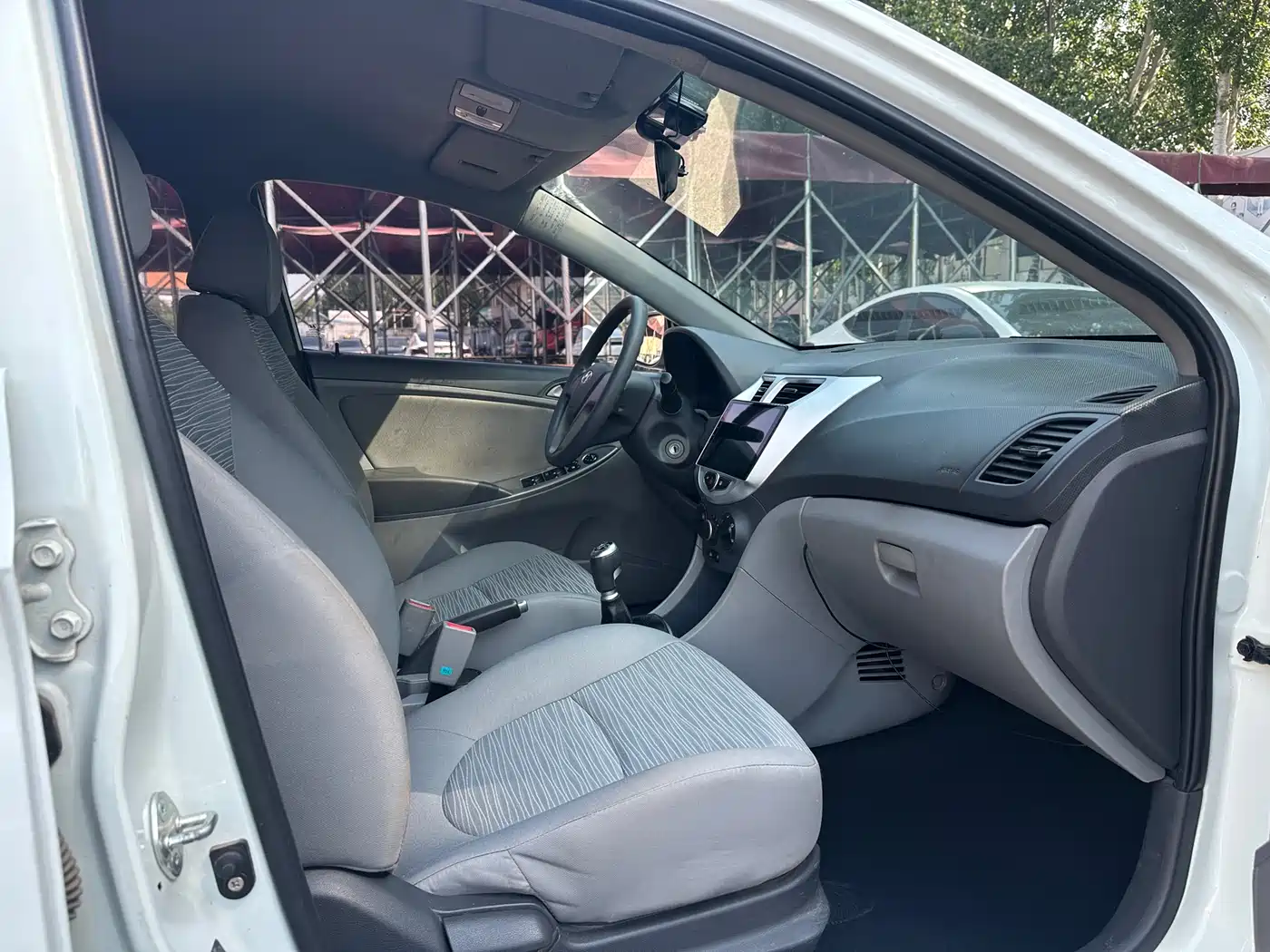 Hyundai Verna 2016 1.4L Manual Smart GLS фото 12