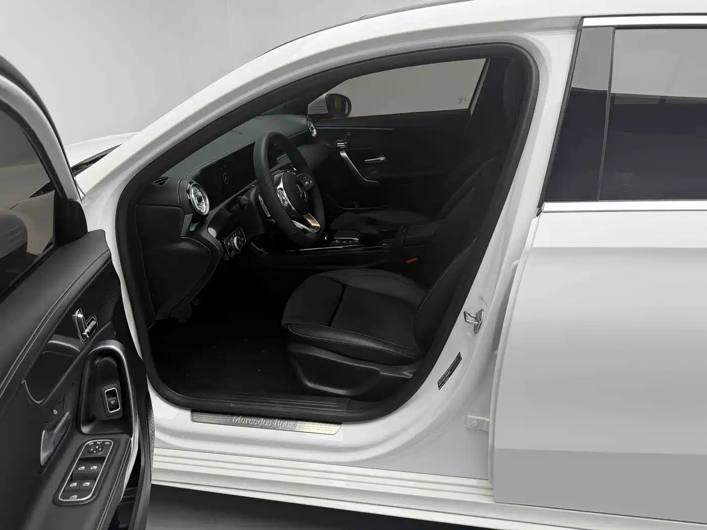 Mercedes-Benz A-Class 2022 Facelift III A 200 L Sport Sedan Fashion фото 14